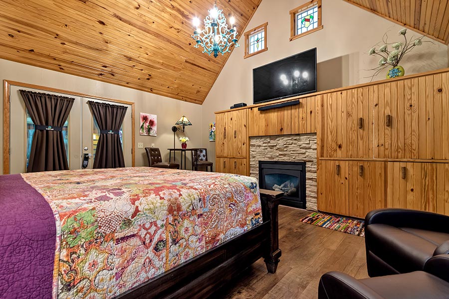 Magnolia Cabin bedroom