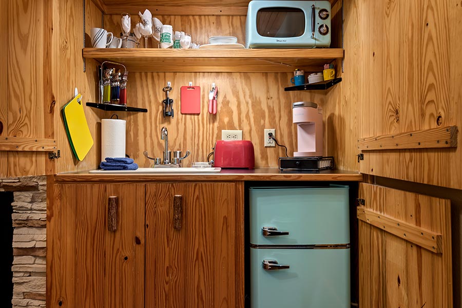 Magnolia Cabin kitchen