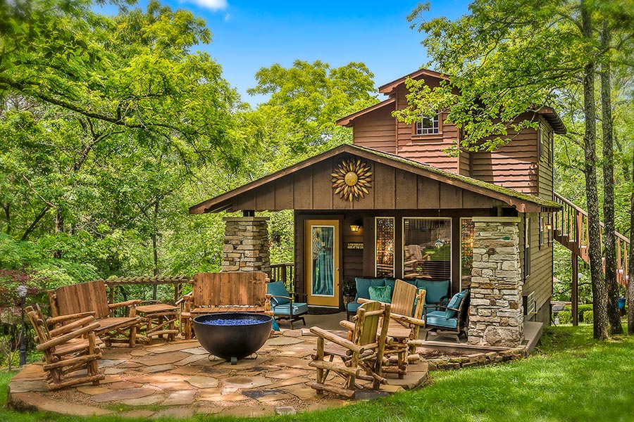 Walnut Cabin patio