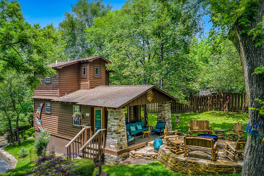 Walnut Cabin main exterior