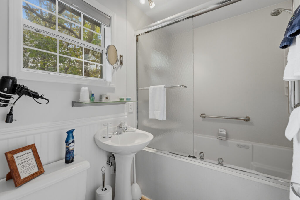 Aspen Bathroom