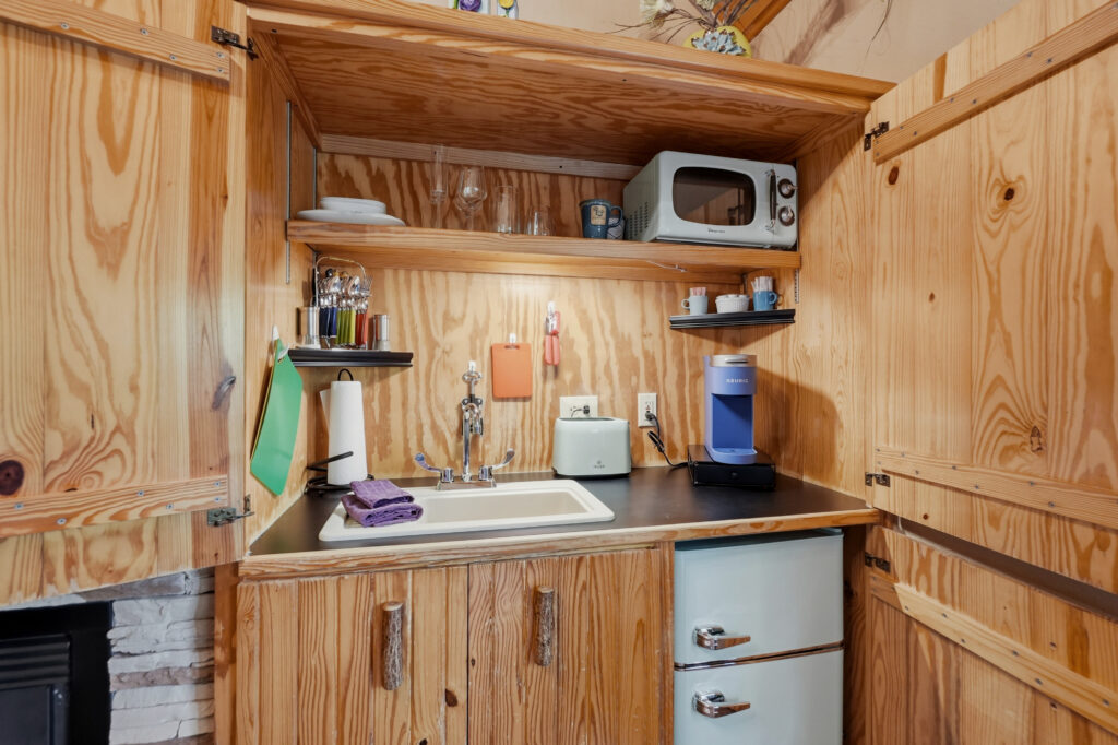 Magnolia Kitchenette