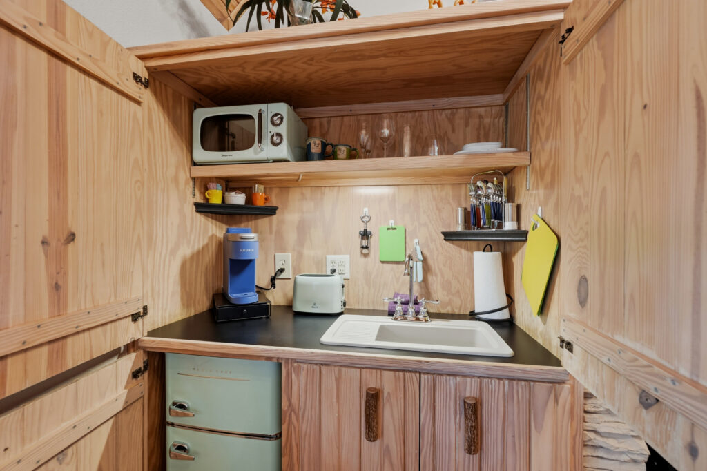 Willow Kitchenette