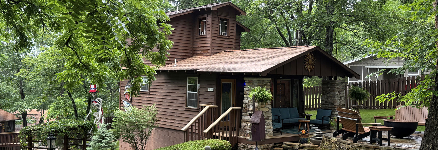 cabin panoramic exterior view